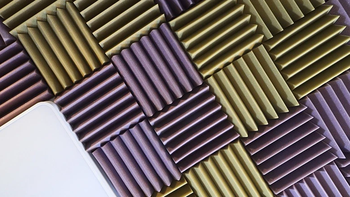 Acústica inteligente en reformas: paneles metamateriales, resonadores adaptativos y control digital