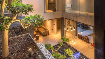 Iluminación arquitectónica bioadaptativa: superficies emisivas dinámicas y control circadiano