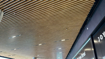 Techos higroacústicos de respuesta lenta en cielorrasos reformados