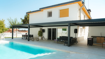 Diseño térmico integral en interiores: materiales, color y disposición para un confort energético inteligente