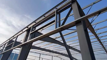 Paneles sándwich estructurales para interiores en obra seca